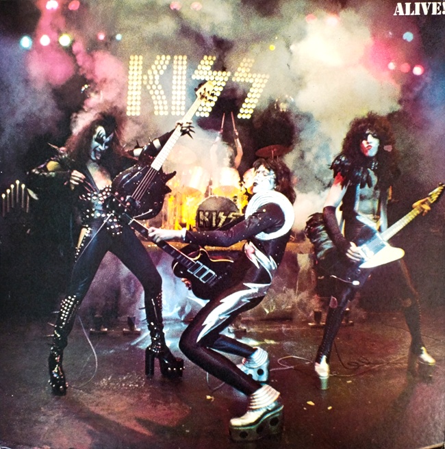 виниловая пластинка Kiss - Alive! (2 LP) // Отличный звук! Многостраничная цветная вкладка и вкладка с разворотом – в комплекте! виниловая пластинка Alive! (2 LP) // Отличный звук! Многостраничная цветная вкладка и вкладка с разворотом – в комплекте!